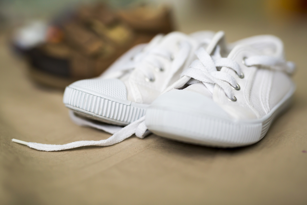 cómo limpiar zapatillas blancas 