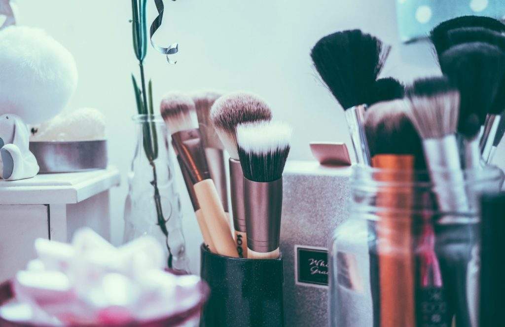 Como limpiar brochas maquillaje